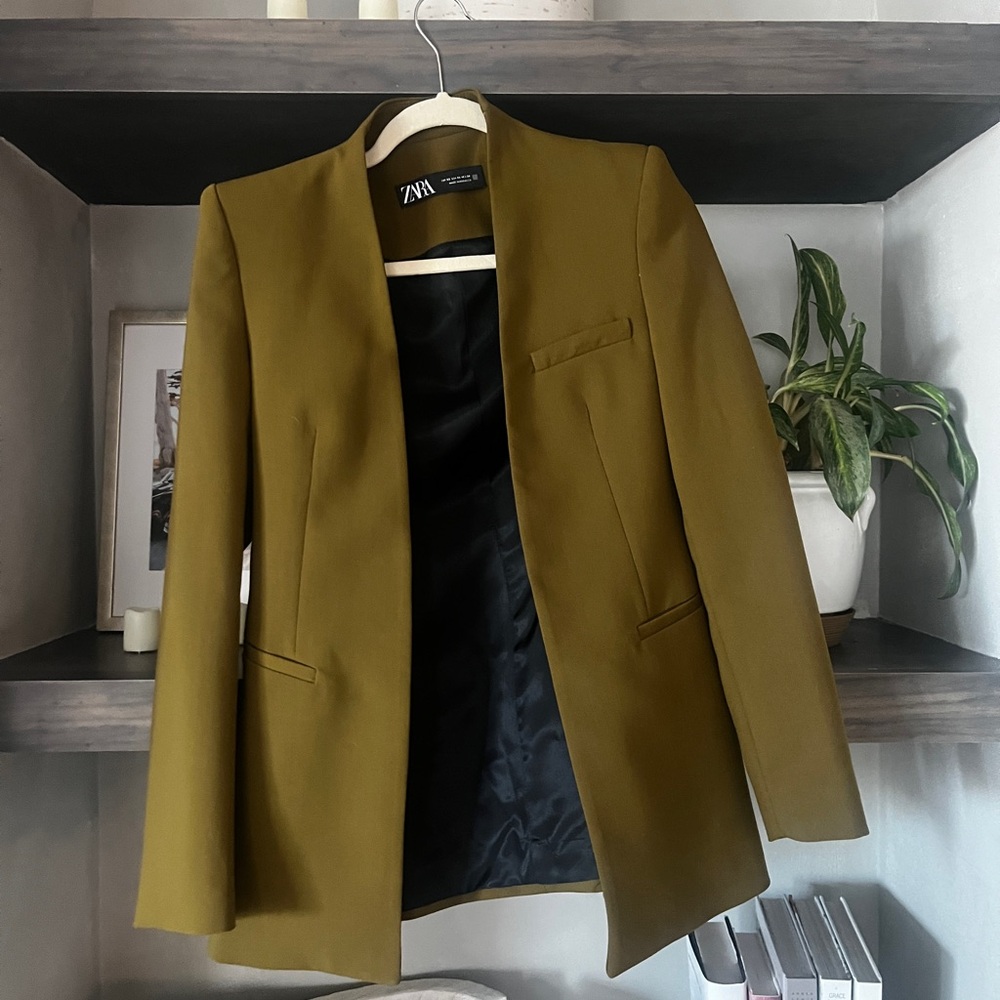 Zara matching suit (green)